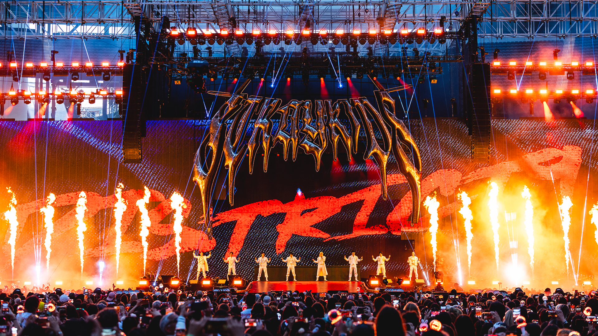 Stray Kids: The dominATE Experience