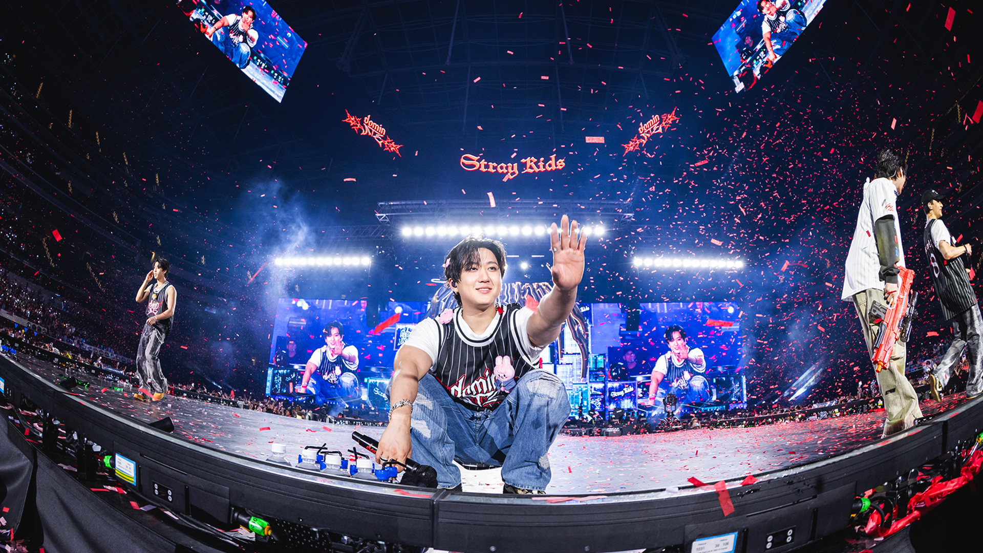 Stray Kids: The dominATE Experience