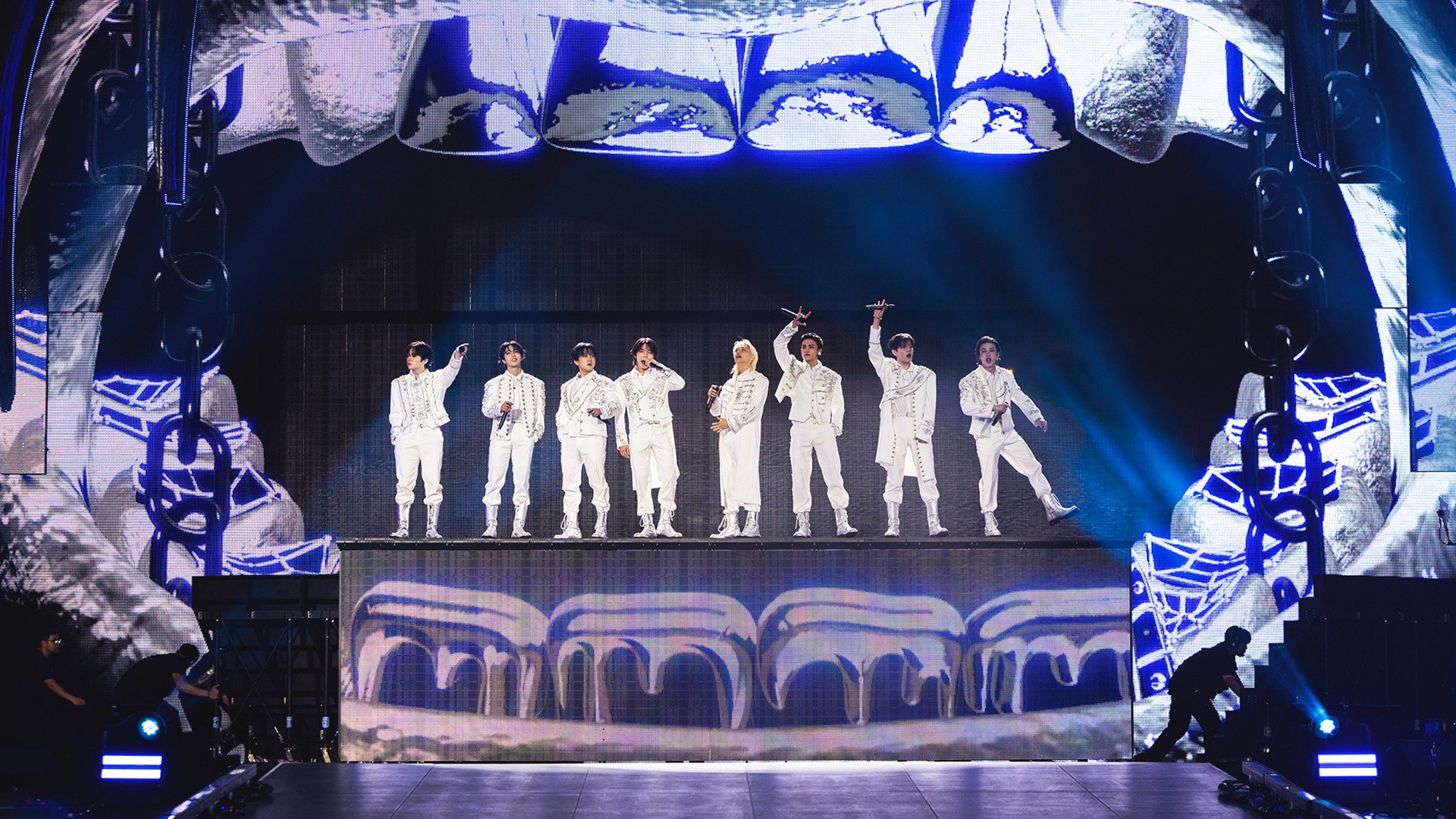 Stray Kids: The dominATE Experience